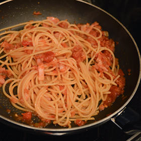 ナッツたっぷりトマトソーススパゲッティ⑥